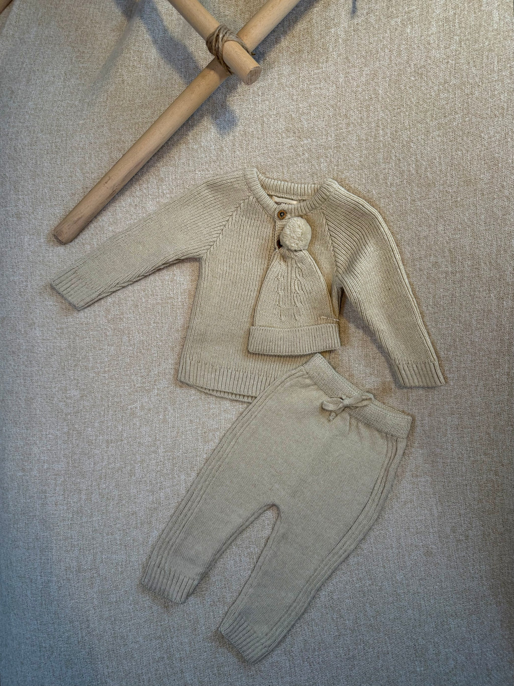 TINY BROWN set